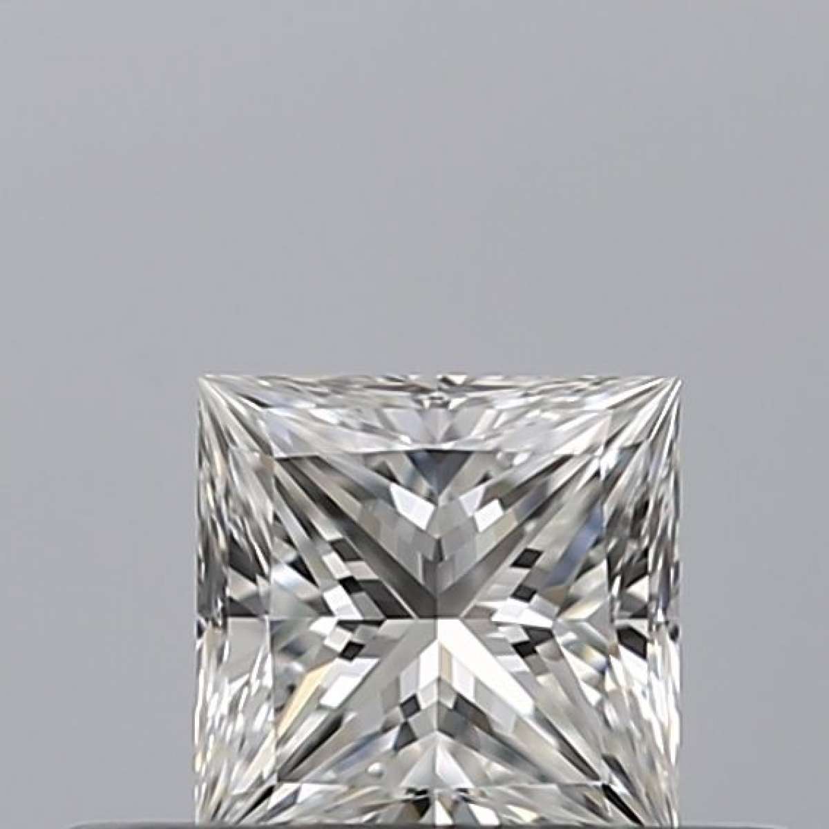 Certified Diamond GIA Carats 0.32 Color F Clarity IF  -  EX  VG Fluorescence NON Brown No Milky No EyeClean 100%