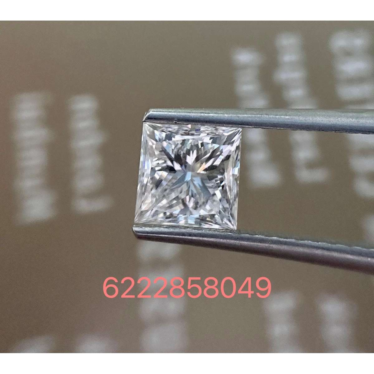 Certified Diamond GIA Carats 1.0 Color D Clarity VS1  -  EX  VG Fluorescence NON Brown No Green No Milky No EyeClean 100%