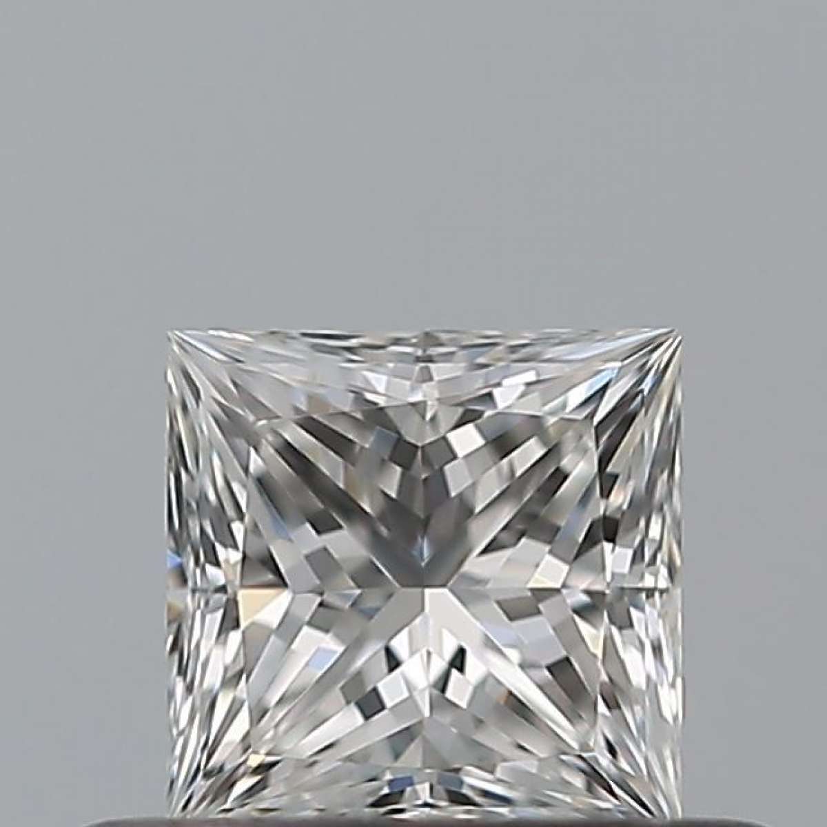 Certified Diamond GIA Carats 0.33 Color F Clarity VVS1  -  EX  VG Fluorescence NON Brown No Milky No EyeClean 100%