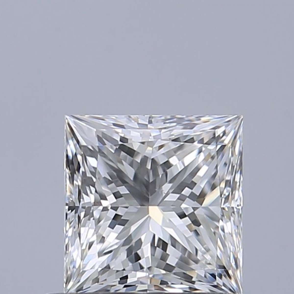 Diamante Certificato GIA Carati 0.7 Colore D Purezza VS2  -  EX  EX Fluorescenza NON Brown No Green No Milky No EyeClean 100%