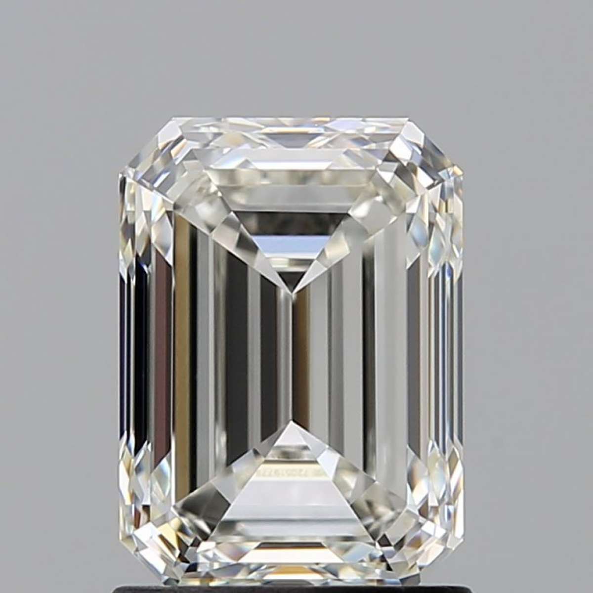 Certified Diamond IGI Carats 1.51 Color G Clarity IF - EX EX Fluorescence NON Brown No Green No Milky No EyeClean 100% Certified Diamond IGI Carats 1.51 Color G Clarity IF - EX EX Fluorescence NON Brown No Green No Milky No EyeClean 100%