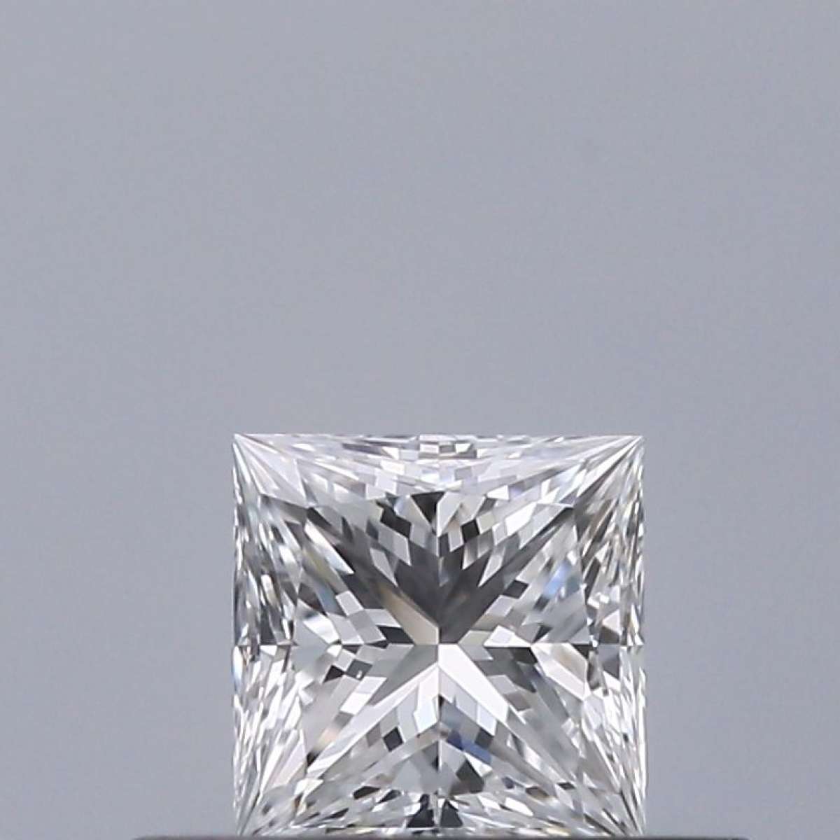 Certified Diamond GIA Carats 0.31 Color E Clarity VS2 - EX VG Fluorescence NON Brown No Green No Milky No EyeClean 100% Certified Diamond GIA Carats 0.31 Color E Clarity VS2 - EX VG Fluorescence NON Brown No Green No Milky No EyeClean 100%