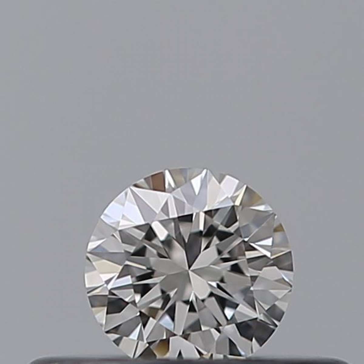 Certified Diamond IGI Carats 0.18 Color F Clarity VVS1  EX  EX  EX Fluorescence NON Brown No Milky No EyeClean 100%