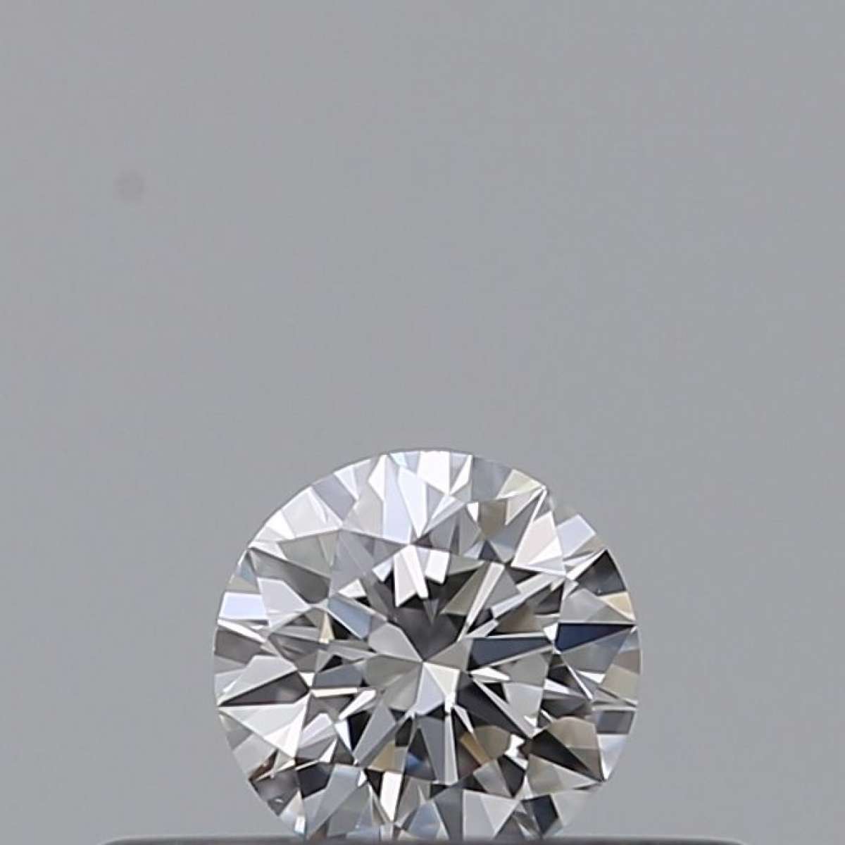 Diamante Certificato GIA Carati 0.18 Colore E Purezza VS2 EX EX EX Fluorescenza FNT Brown No Green No Milky No EyeClean 100% Diamante Certificato GIA Carati 0.18 Colore E Purezza VS2 EX EX EX Fluorescenza FNT Brown No Green No Milky No EyeClean 100%