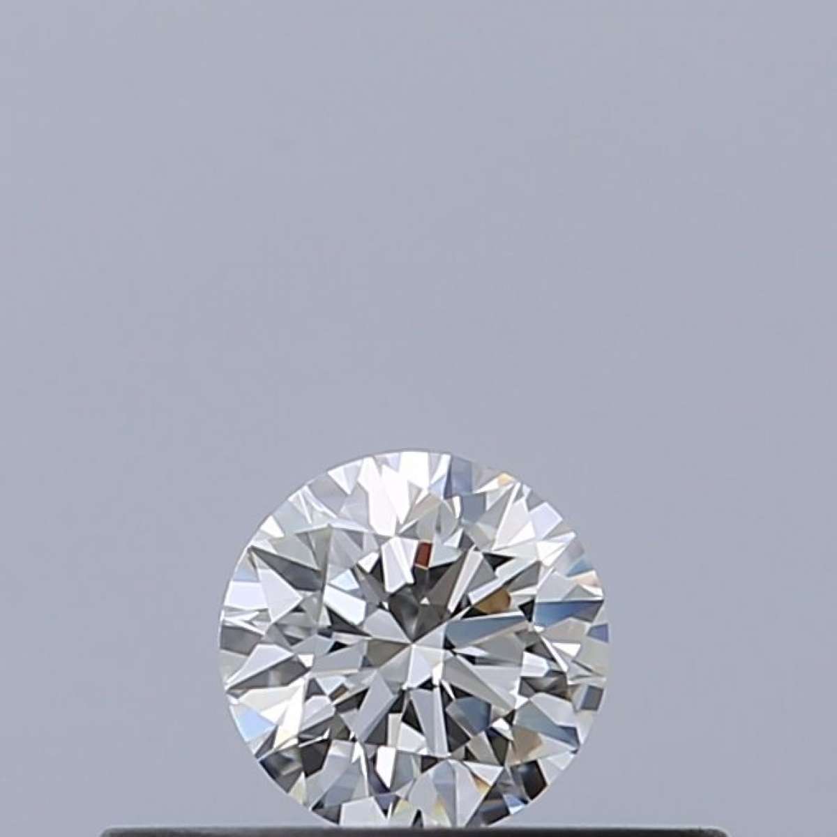 Certified Diamond IGI Carats 0.18 Color F Clarity VVS1  EX  EX  EX Fluorescence NON Brown No Milky No EyeClean 100%