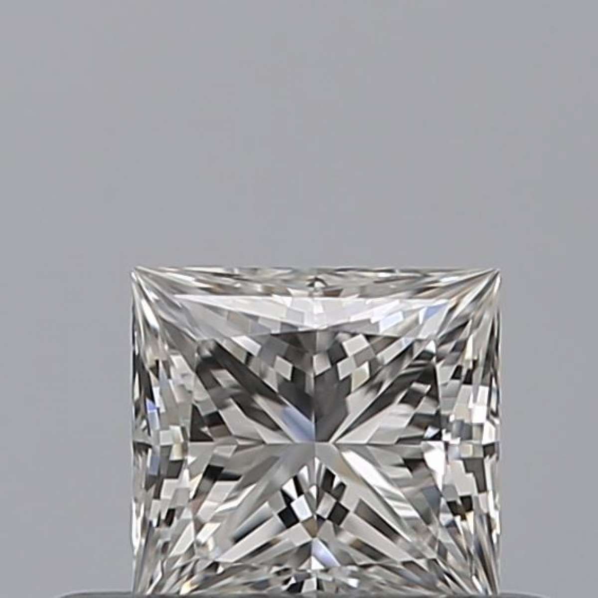 Certified Diamond GIA Carats 0.32 Color E Clarity VVS1  -  EX  VG Fluorescence NON Brown No Green No Milky No EyeClean 100%
