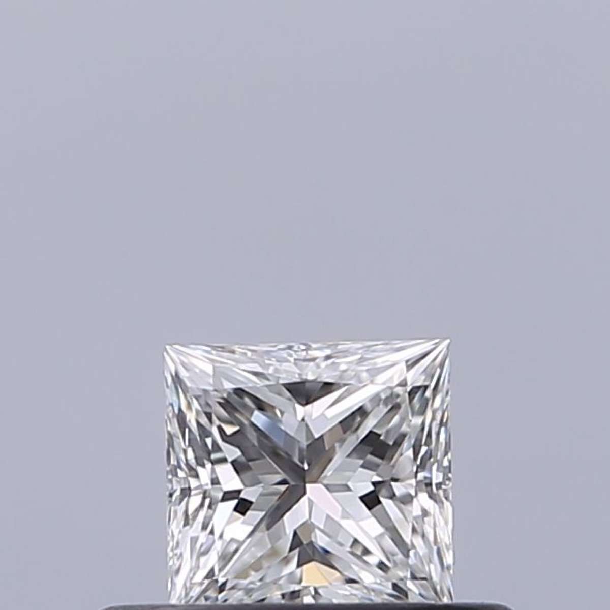 Diamante Certificato GIA Carati 0.32 Colore F Purezza VVS1  -  EX  VG Fluorescenza NON Brown No Milky No EyeClean 100%