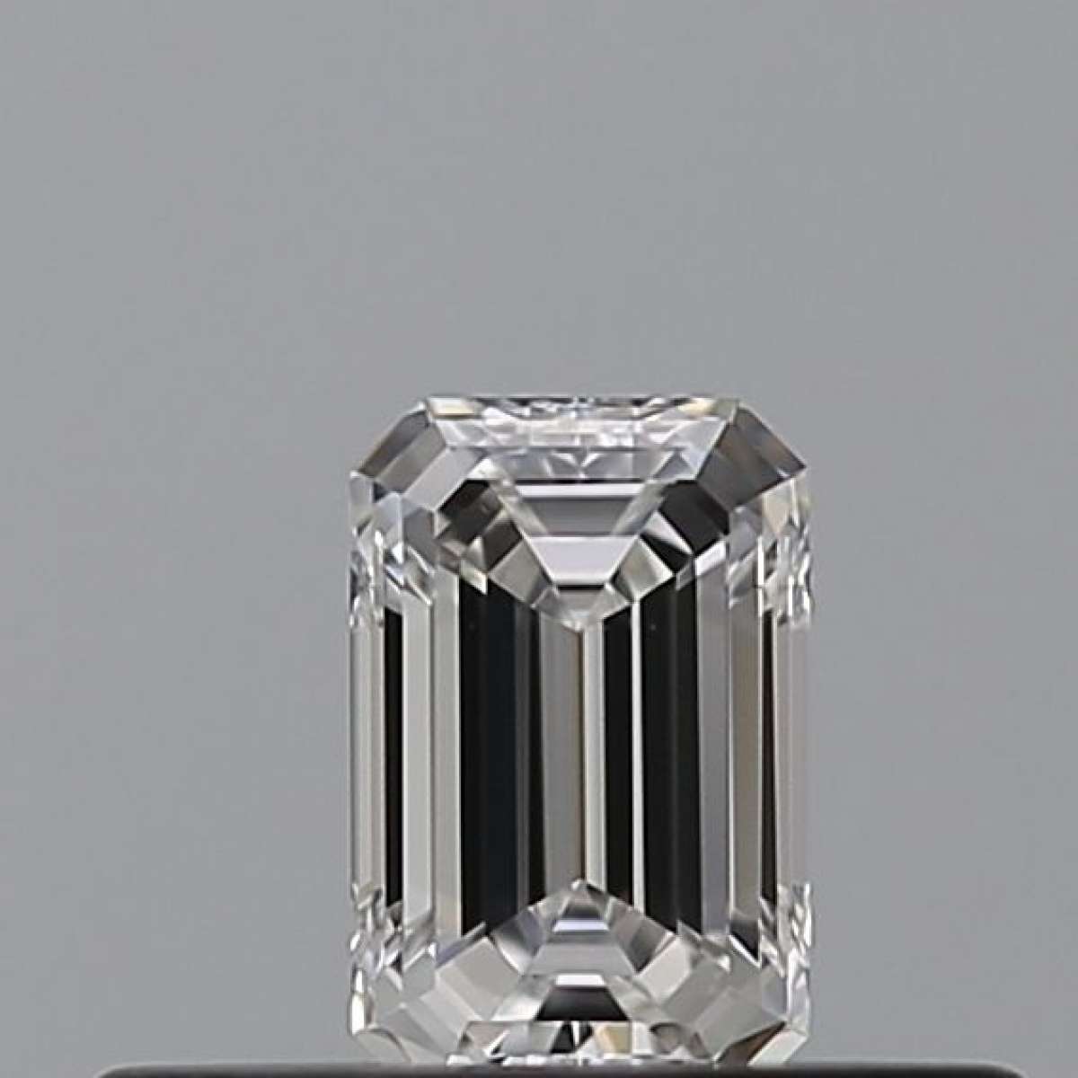 Certified Diamond GIA Carats 0.23 Color E Clarity VS2 - EX VG Fluorescence NON Brown No Green No Milky No EyeClean 100% Certified Diamond GIA Carats 0.23 Color E Clarity VS2 - EX VG Fluorescence NON Brown No Green No Milky No EyeClean 100%