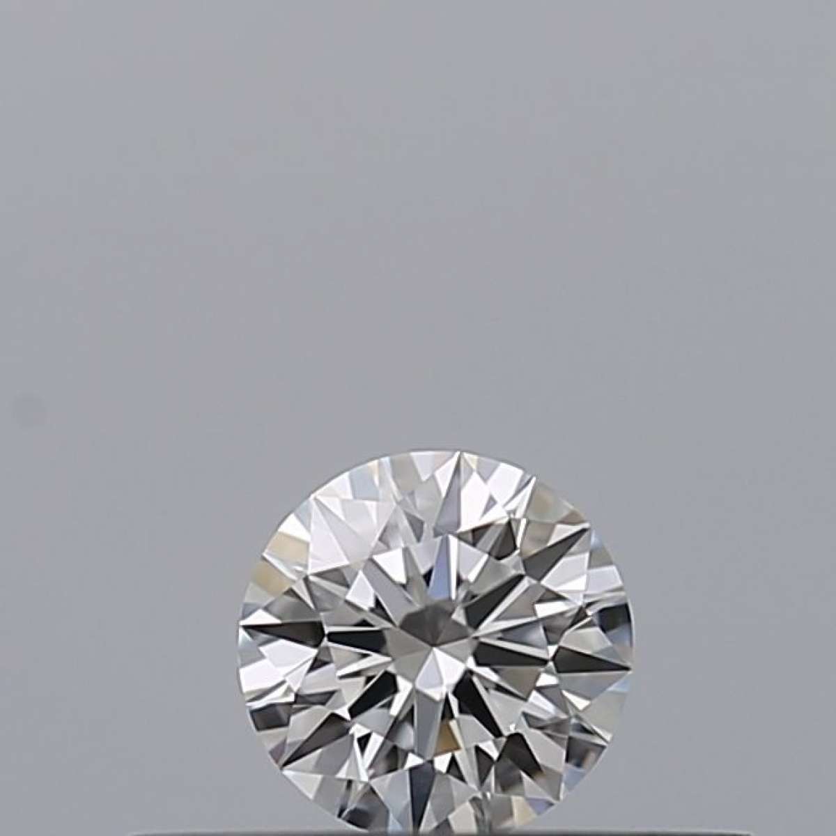 Diamante Certificato GIA Carati 0.18 Colore D Purezza VVS1 EX EX EX Fluorescenza NON Brown No Green No Milky No EyeClean 100% Diamante Certificato GIA Carati 0.18 Colore D Purezza VVS1 EX EX EX Fluorescenza NON Brown No Green No Milky No EyeClean 100%