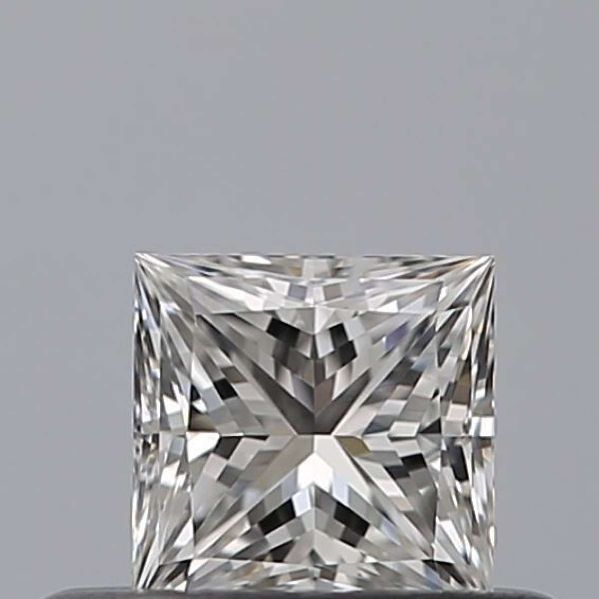 Certified Diamond GIA Carats 0.35 Color E Clarity VVS2  -  EX  VG Fluorescence NON Brown No Green No Milky No EyeClean 100%