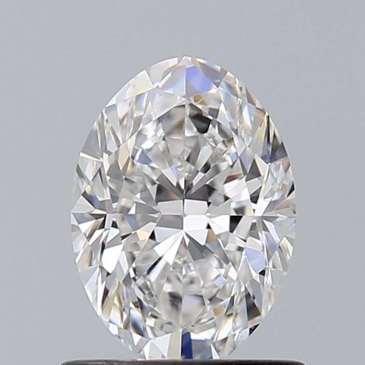 Certified Diamond GIA Carats 0.9 Color E Clarity VS1 - VG VG Fluorescence MED Brown No Green No Milky No EyeClean 100% Certified Diamond GIA Carats 0.9 Color E Clarity VS1 - VG VG Fluorescence MED Brown No Green No Milky No EyeClean 100%