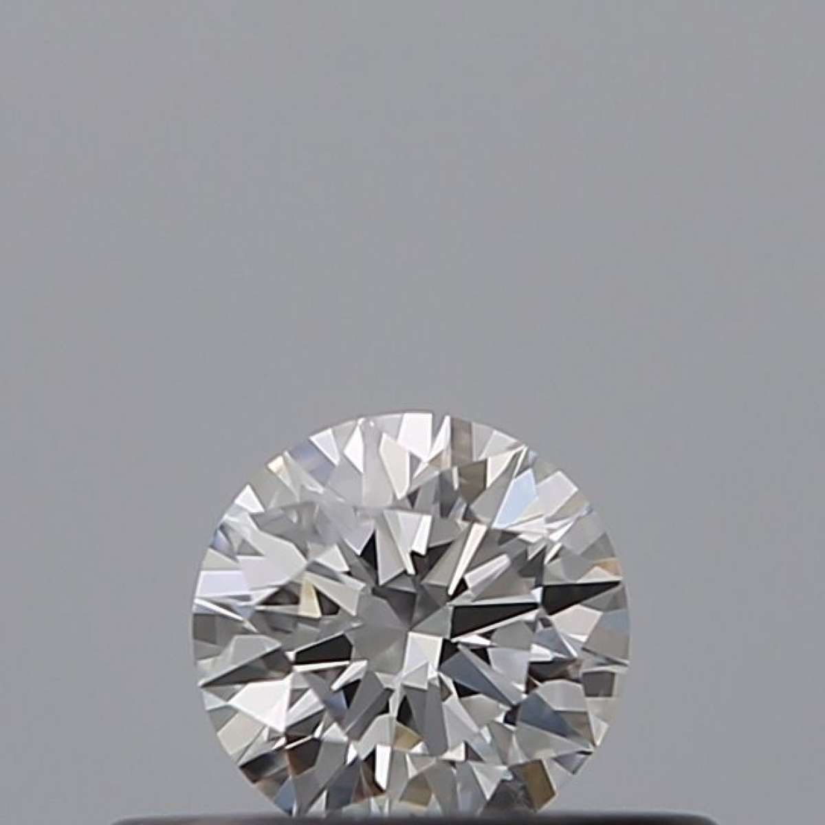 Diamante Certificato GIA Carati 0.23 Colore D Purezza VVS1 EX EX EX Fluorescenza NON Brown No Green No Milky No EyeClean 100% Diamante Certificato GIA Carati 0.23 Colore D Purezza VVS1 EX EX EX Fluorescenza NON Brown No Green No Milky No EyeClean 100%