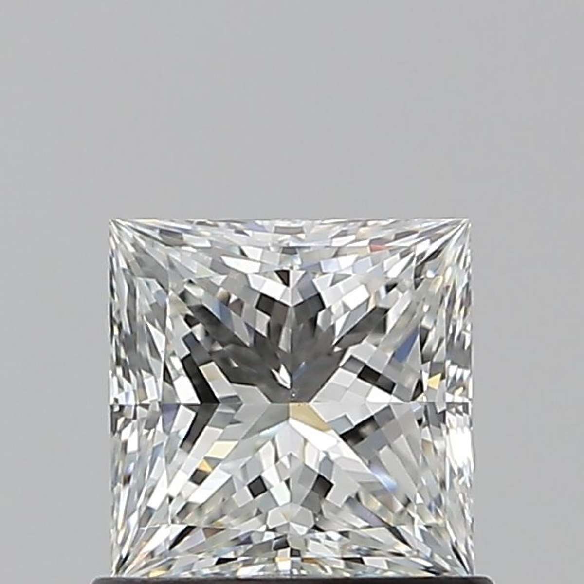 Certified Diamond GIA Carats 0.9 Color G Clarity VS2  -  EX  VG Fluorescence NON Brown No Green No Milky No EyeClean 100%