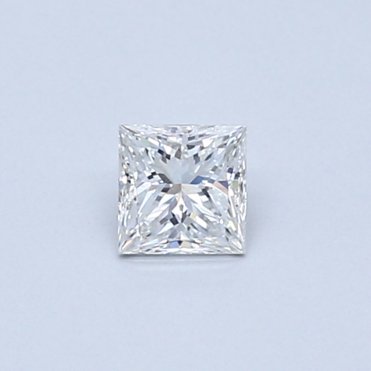 Certified Diamond GIA Carats 0.31 Color E Clarity VVS2  -  VG  VG Fluorescence NON Brown No Green No Milky No EyeClean 100%