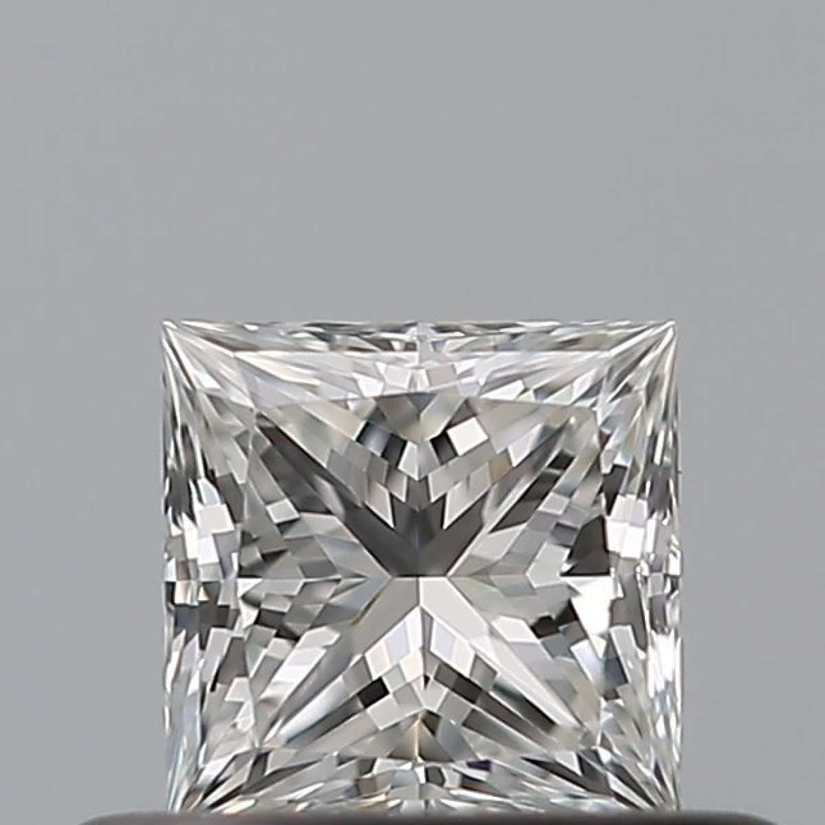 Certified Diamond GIA Carats 0.33 Color F Clarity VVS1  -  EX  VG Fluorescence NON Brown No Milky No EyeClean 100%