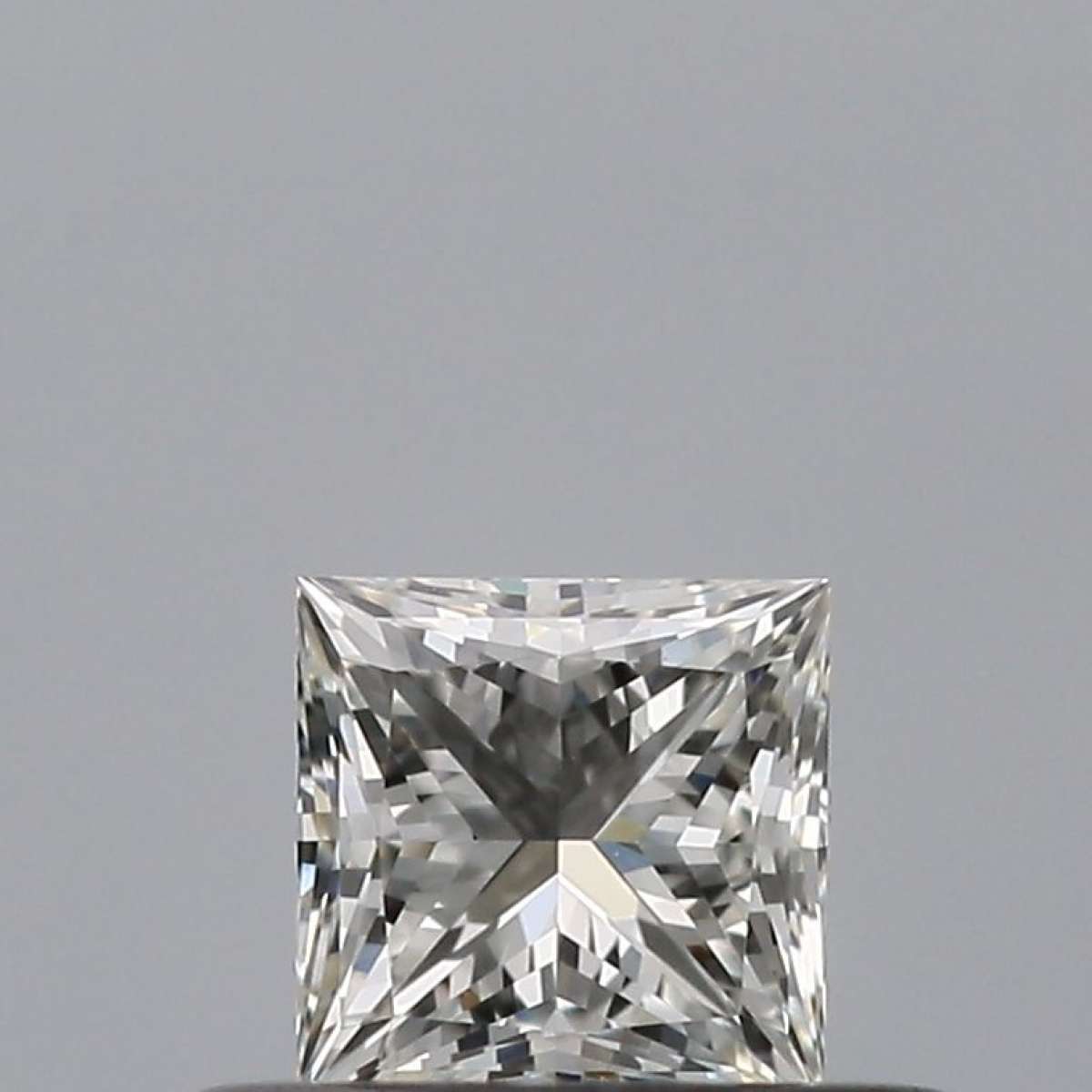 Certified Diamond GIA Carats 0.32 Color G Clarity VS1 - EX VG Fluorescence NON Brown No Milky No EyeClean 100% Certified Diamond GIA Carats 0.32 Color G Clarity VS1 - EX VG Fluorescence NON Brown No Milky No EyeClean 100%