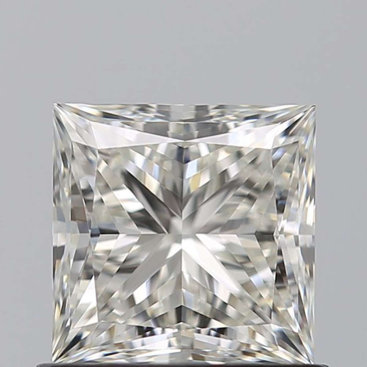 Certified Diamond IGI Carats 1.0 Color H Clarity VVS1 - EX EX Fluorescence NON Brown No Milky No EyeClean 100% Certified Diamond IGI Carats 1.0 Color H Clarity VVS1 - EX EX Fluorescence NON Brown No Milky No EyeClean 100%