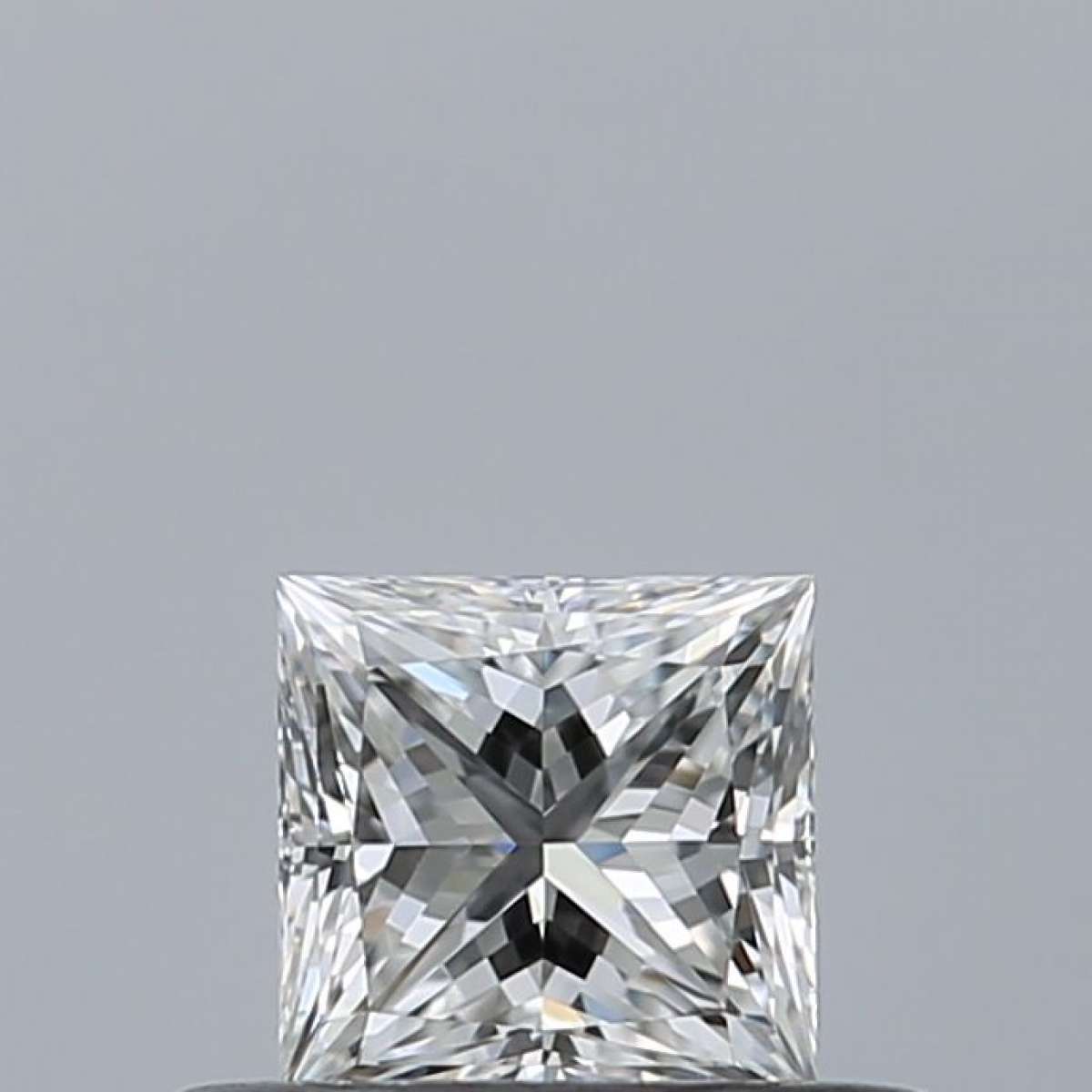 Certified Diamond GIA Carats 0.33 Color D Clarity VS2  -  EX  VG Fluorescence NON Brown No Green No Milky No EyeClean 100%