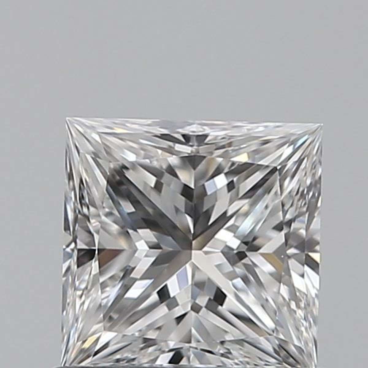 Certified Diamond GIA Carats 0.7 Color E Clarity VS1  -  EX  VG Fluorescence NON Brown No Green No Milky No EyeClean 100%