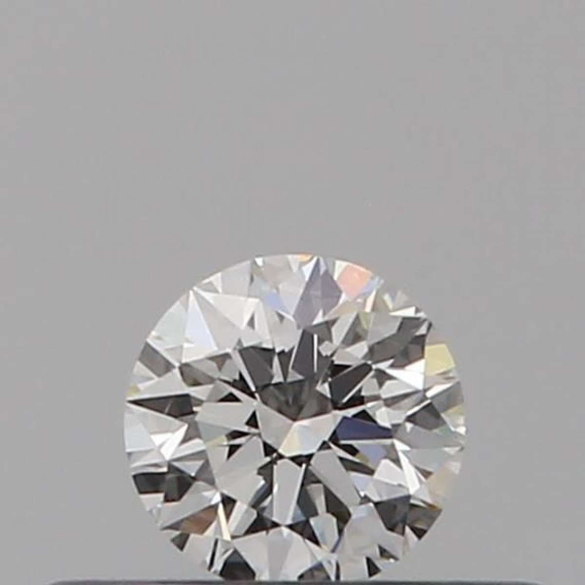 Diamante Certificato GIA Carati 0.19 Colore F Purezza VS1  EX  EX  EX Fluorescenza FNT Brown No Green No Milky No EyeClean 100%