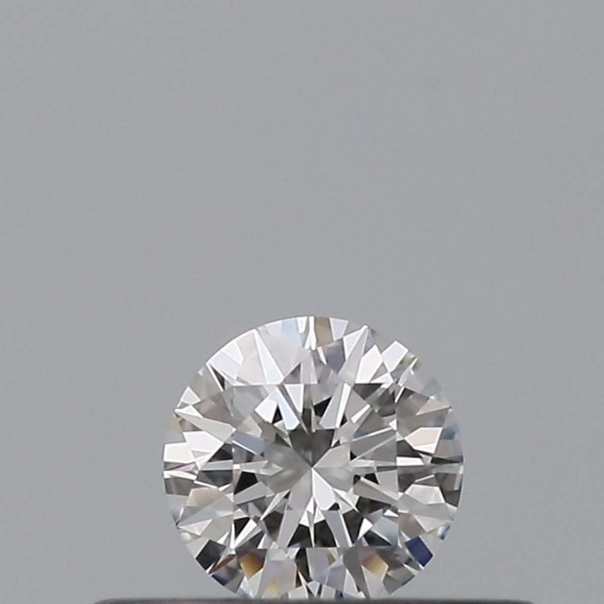 Diamante Certificato GIA Carati 0.19 Colore D Purezza VVS1 EX EX EX Fluorescenza NON Brown No Green No Milky No EyeClean 100% Diamante Certificato GIA Carati 0.19 Colore D Purezza VVS1 EX EX EX Fluorescenza NON Brown No Green No Milky No EyeClean 100%