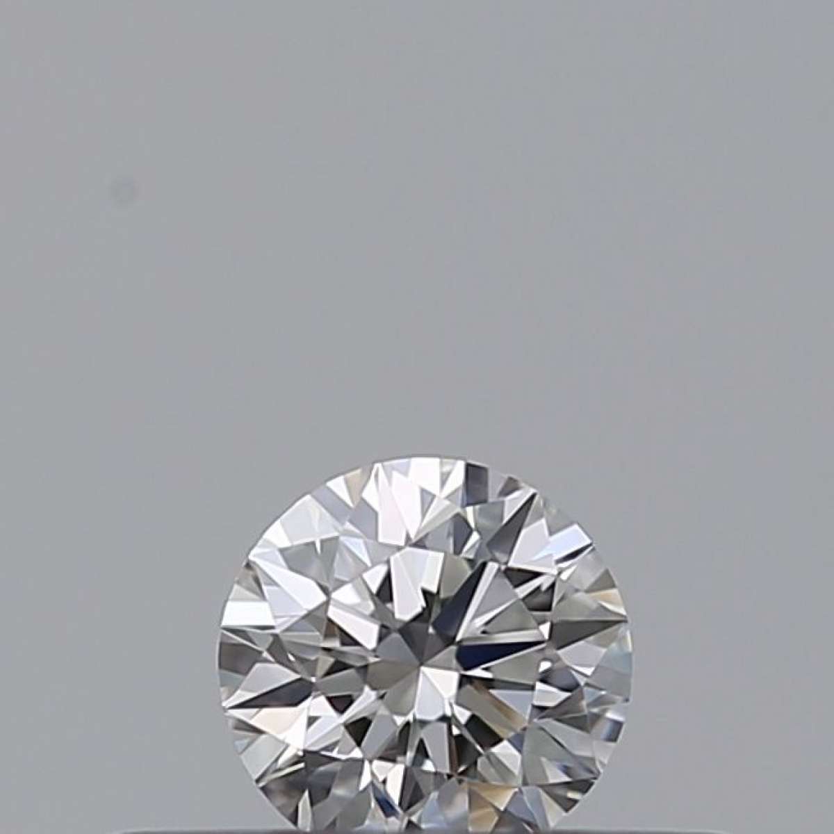 Certified Diamond IGI Carats 0.18 Color E Clarity VVS2  EX  EX  EX Fluorescence NON Brown No Green No Milky No EyeClean 100%