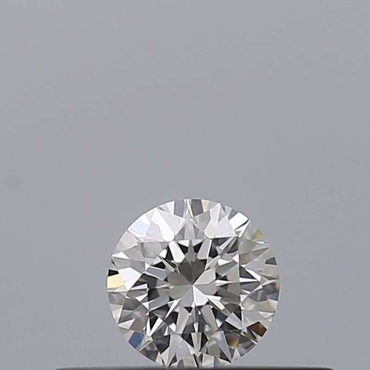 Diamante Certificato GIA Carati 0.18 Colore F Purezza VS1 EX VG EX Fluorescenza NON Brown No Milky No EyeClean 100% Diamante Certificato GIA Carati 0.18 Colore F Purezza VS1 EX VG EX Fluorescenza NON Brown No Milky No EyeClean 100%