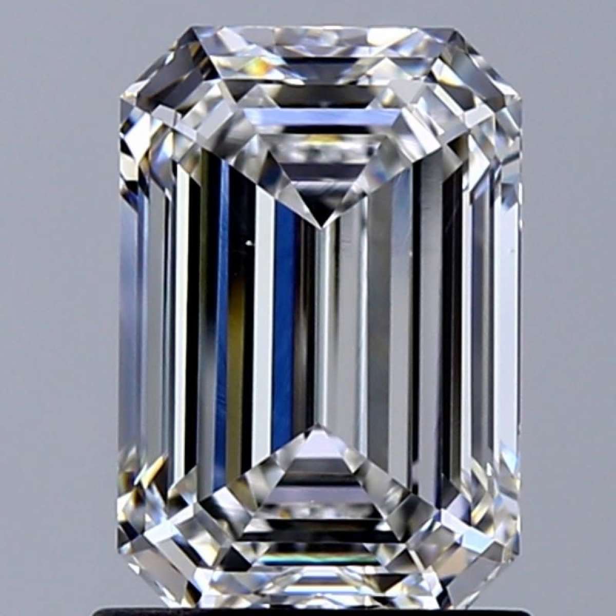 Certified Diamond GIA Carats 1.5 Color F Clarity SI1  -  EX  EX Fluorescence NON Brown No Green No Milky No EyeClean 100%