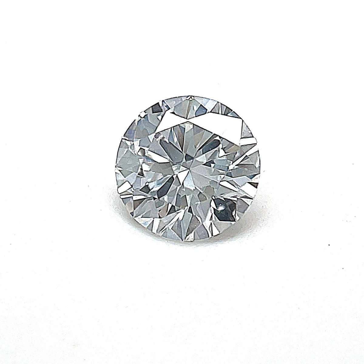 Certified Diamond GIA Carats 0.59 Color G Clarity VS2 EX EX EX Fluorescence NON Brown No Green No Milky No EyeClean 100% Certified Diamond GIA Carats 0.59 Color G Clarity VS2 EX EX EX Fluorescence NON Brown No Green No Milky No EyeClean 100%