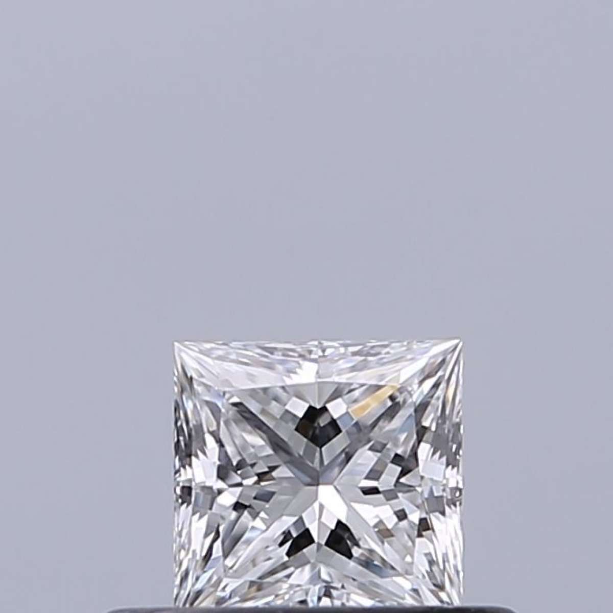 Diamante Certificato GIA Carati 0.31 Colore D Purezza VVS2  -  EX  VG Fluorescenza NON Brown No Green No Milky No EyeClean 100%