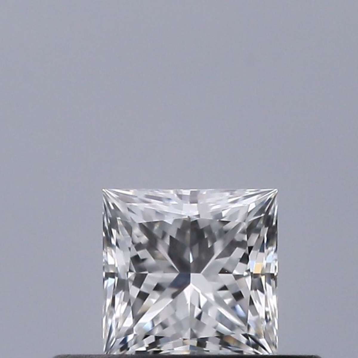 Certified Diamond GIA Carats 0.3 Color F Clarity VVS2  -  EX  VG Fluorescence NON Brown No Milky No EyeClean 100%