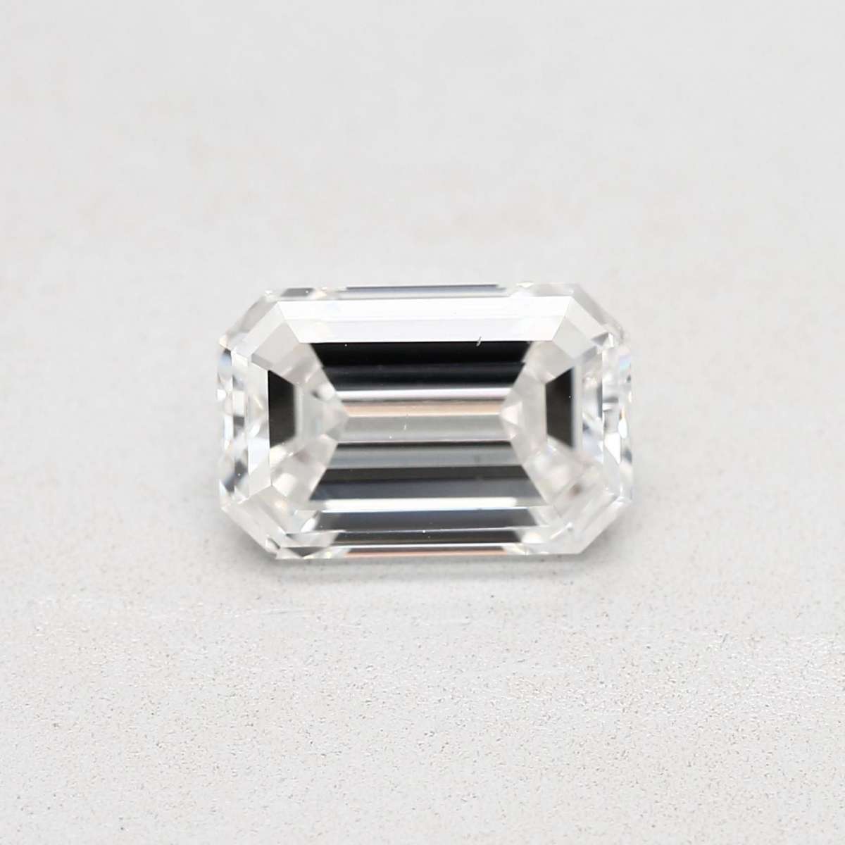 Certified Diamond GIA Carats 1.51 Color H Clarity VS2 - EX VG Fluorescence NON Brown No Green No Milky No EyeClean 100% Certified Diamond GIA Carats 1.51 Color H Clarity VS2 - EX VG Fluorescence NON Brown No Green No Milky No EyeClean 100%