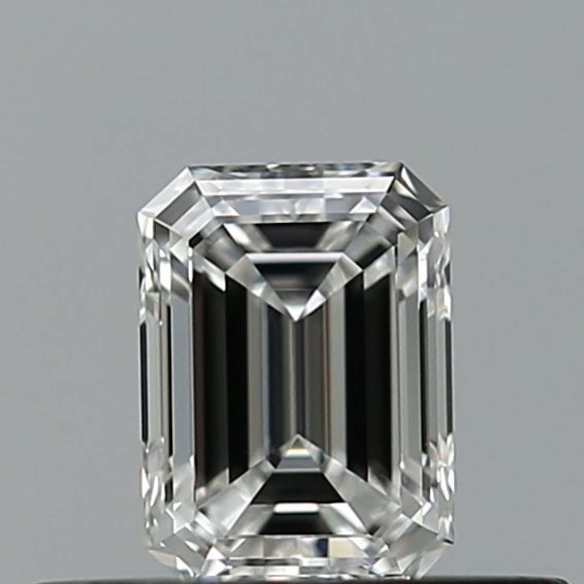 Certified Diamond GIA Carats 0.33 Color E Clarity VS1 - EX VG Fluorescence NON Brown No Green No Milky No EyeClean 100% Certified Diamond GIA Carats 0.33 Color E Clarity VS1 - EX VG Fluorescence NON Brown No Green No Milky No EyeClean 100%