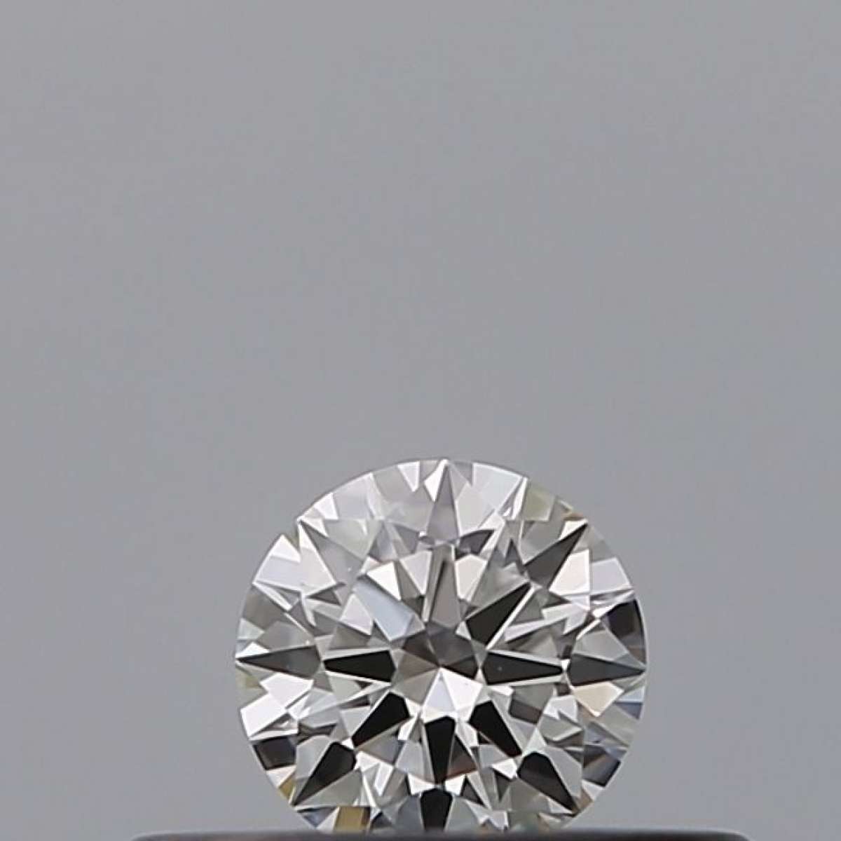 Diamante Certificato GIA Carati 0.18 Colore F Purezza VS1 EX EX VG Fluorescenza NON Brown No Milky No EyeClean 100% Diamante Certificato GIA Carati 0.18 Colore F Purezza VS1 EX EX VG Fluorescenza NON Brown No Milky No EyeClean 100%