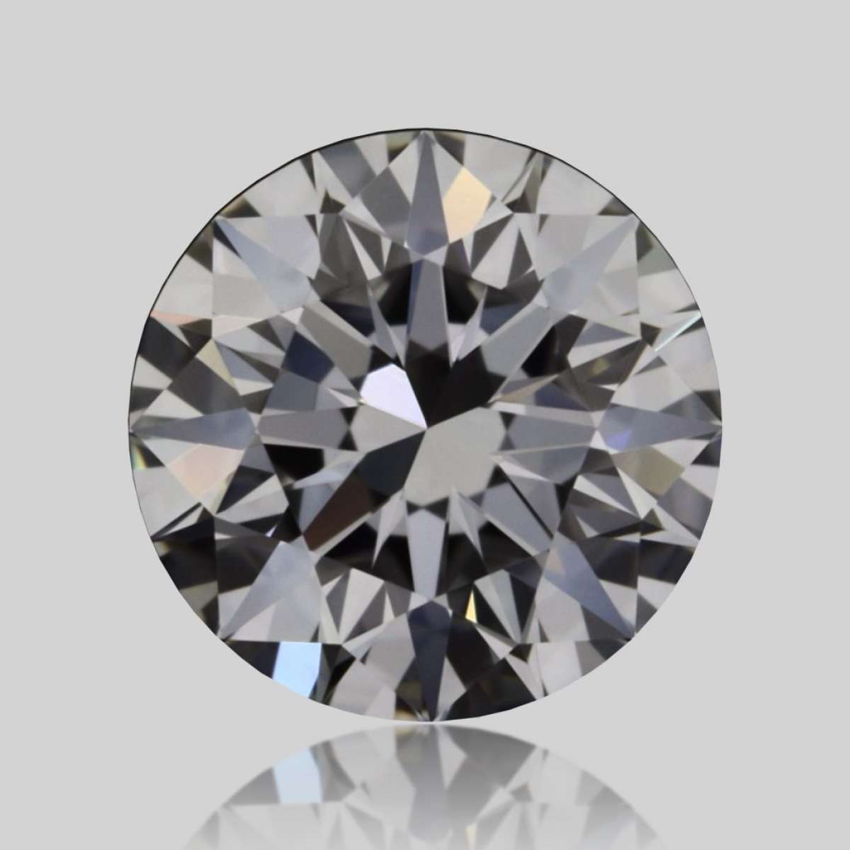 Diamante Certificato GIA Carati 0.36 Colore F Purezza VVS2 EX EX EX Fluorescenza NON Brown No Green No Milky No EyeClean 100% Diamante Certificato GIA Carati 0.36 Colore F Purezza VVS2 EX EX EX Fluorescenza NON Brown No Green No Milky No EyeClean 100%
