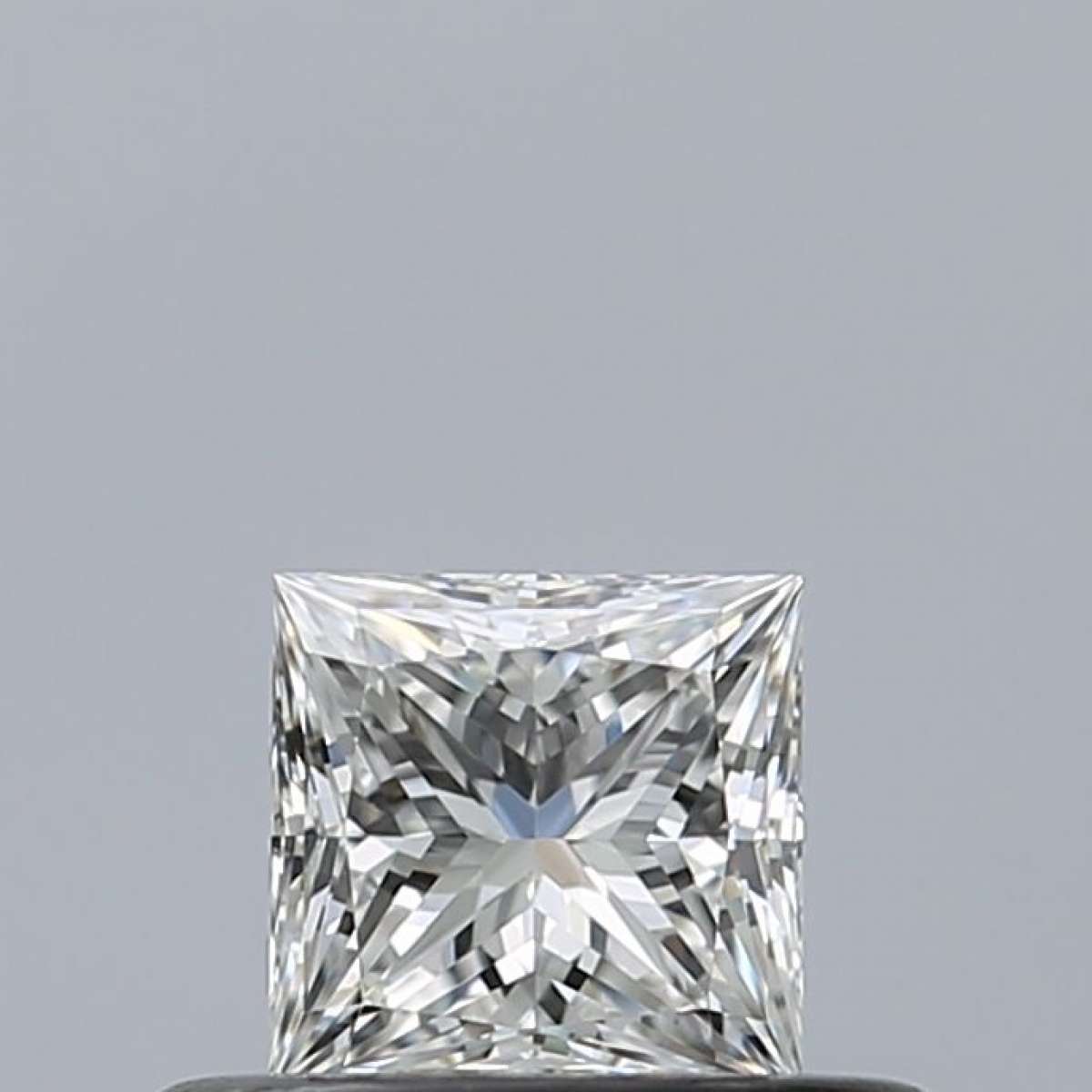 Certified Diamond GIA Carats 0.31 Color E Clarity VVS2  -  EX  EX Fluorescence NON Brown No Green No Milky No EyeClean 100%