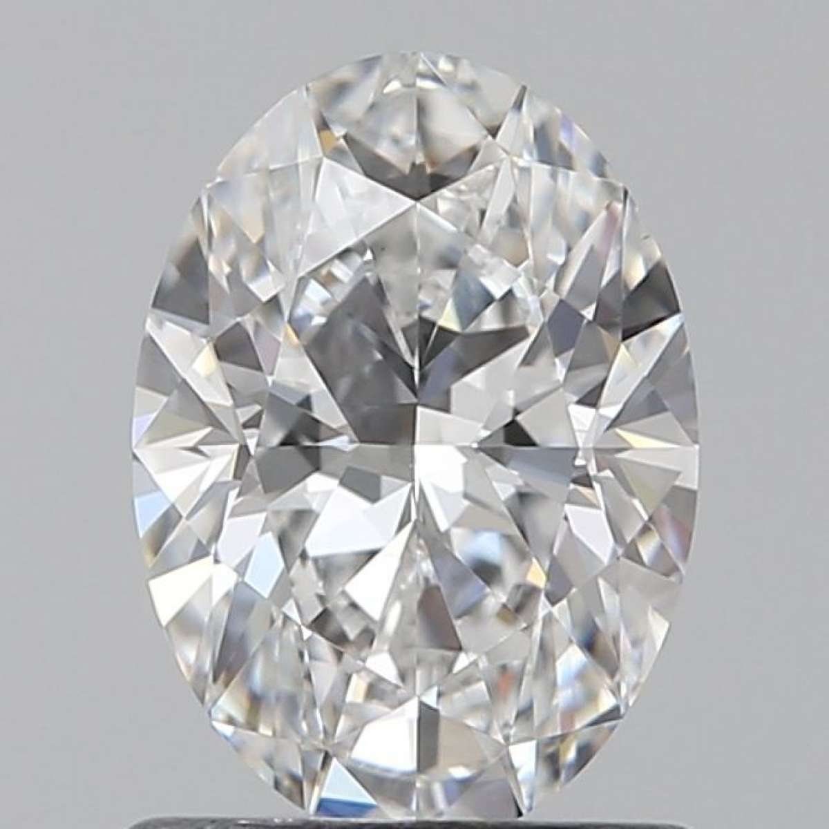 Certified Diamond GIA Carats 0.9 Color E Clarity VS1 - EX EX Fluorescence NON Brown No Green No Milky No EyeClean 100% Certified Diamond GIA Carats 0.9 Color E Clarity VS1 - EX EX Fluorescence NON Brown No Green No Milky No EyeClean 100%