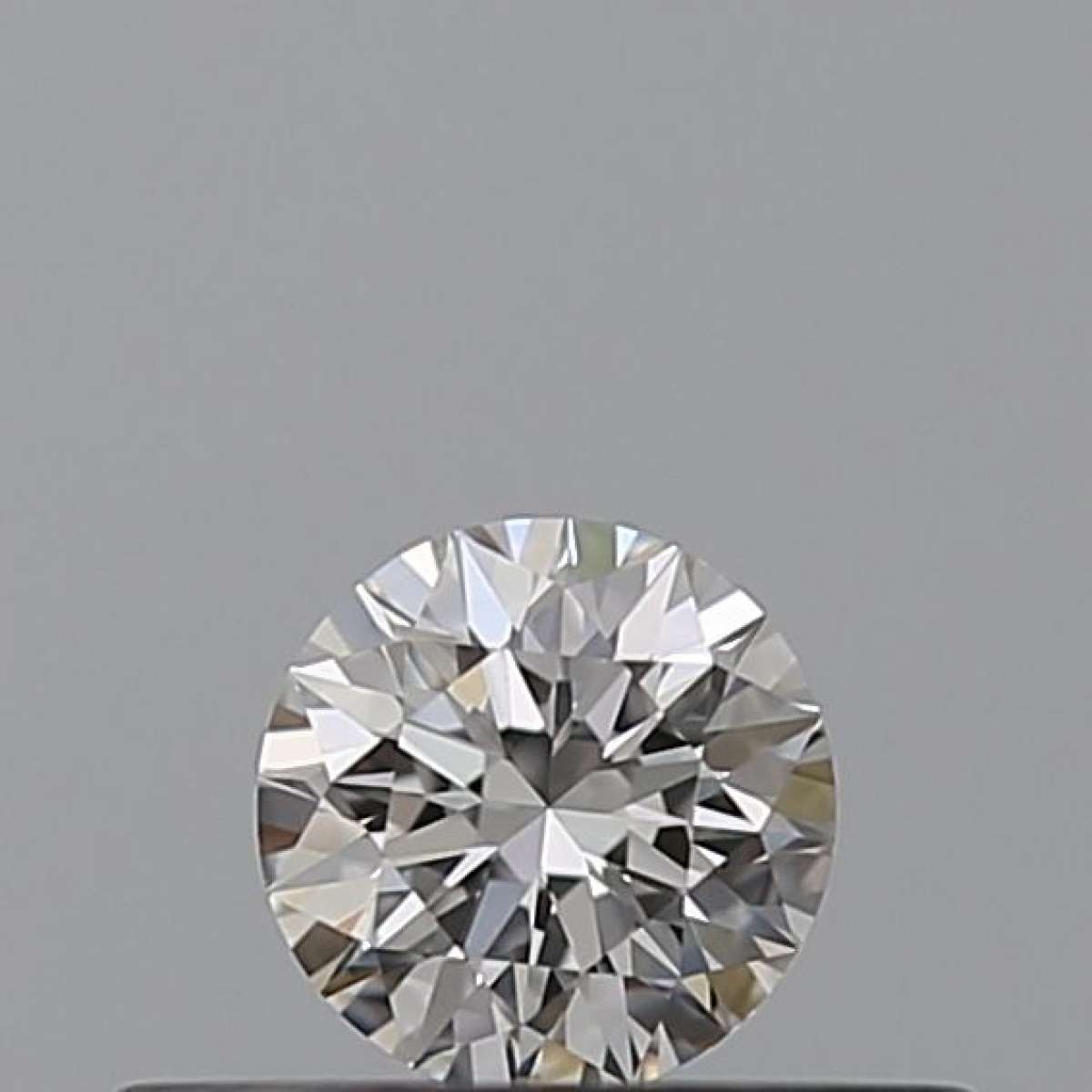 Certified Diamond IGI Carats 0.18 Color F Clarity VVS1  EX  EX  EX Fluorescence NON Brown No Milky No EyeClean 100%