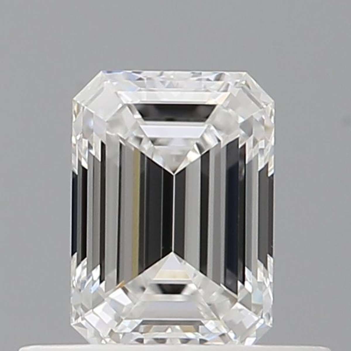 Certified Diamond GIA Carats 0.51 Color E Clarity VVS1 - VG EX Fluorescence NON Brown No Green No Milky No EyeClean 100% Certified Diamond GIA Carats 0.51 Color E Clarity VVS1 - VG EX Fluorescence NON Brown No Green No Milky No EyeClean 100%