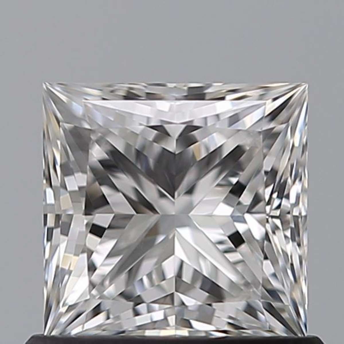 Certified Diamond GIA Carats 0.74 Color D Clarity VS1  -  EX  VG Fluorescence NON Brown No Green No Milky No EyeClean 100%