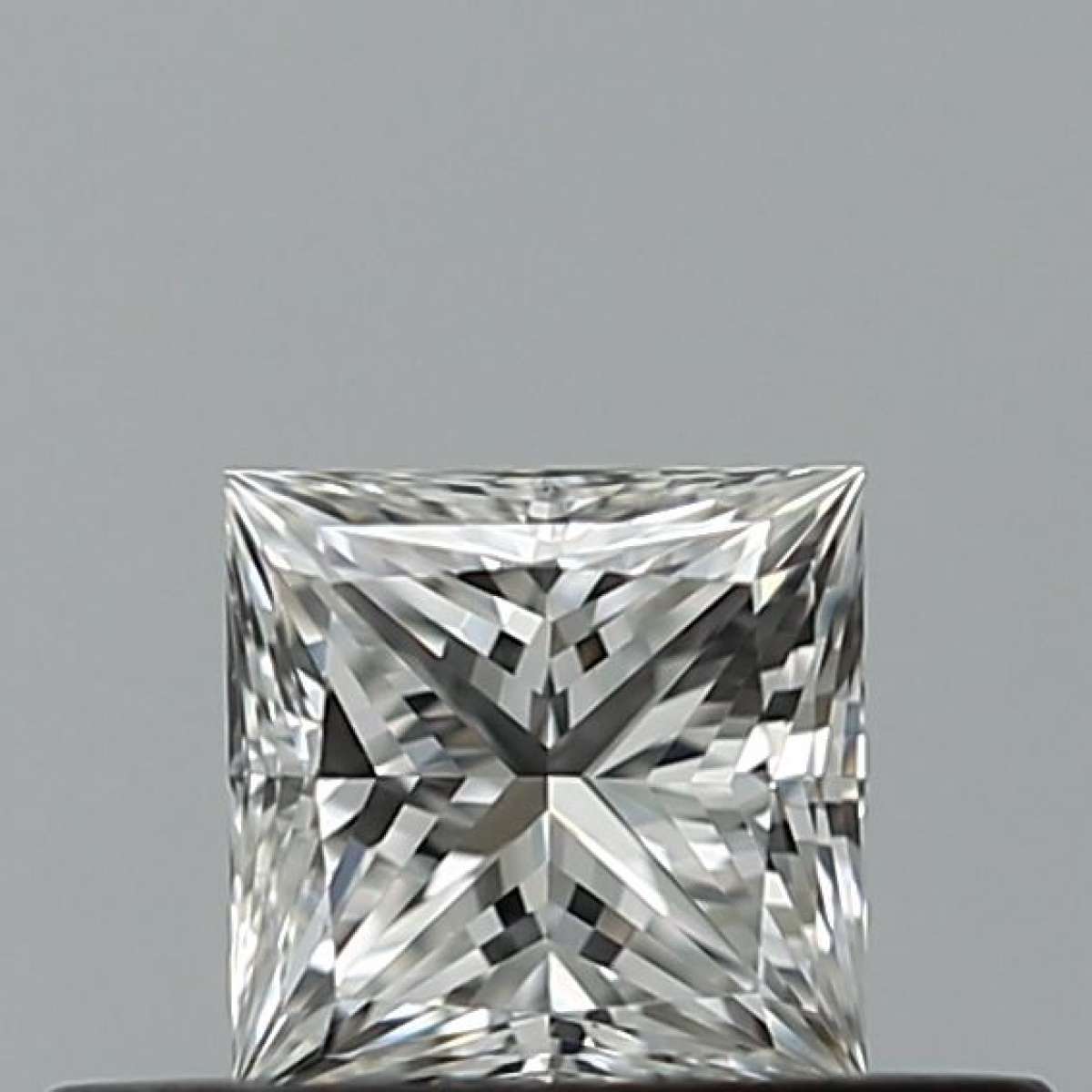 Certified Diamond GIA Carats 0.31 Color F Clarity VVS1  -  EX  VG Fluorescence NON Brown No Milky No EyeClean 100%