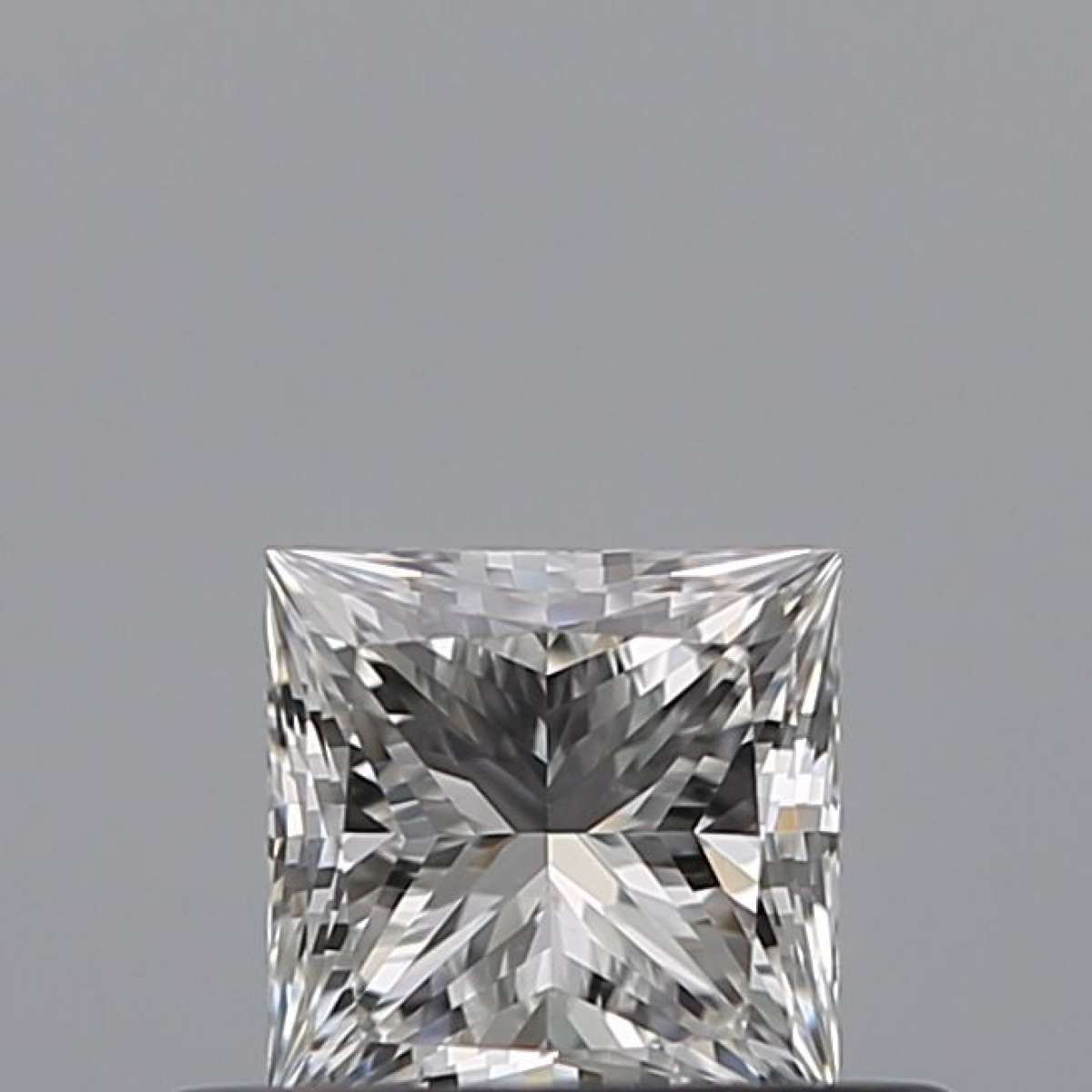 Certified Diamond GIA Carats 0.37 Color F Clarity VS2 - EX VG Fluorescence NON Brown No Milky No EyeClean 100% Certified Diamond GIA Carats 0.37 Color F Clarity VS2 - EX VG Fluorescence NON Brown No Milky No EyeClean 100%