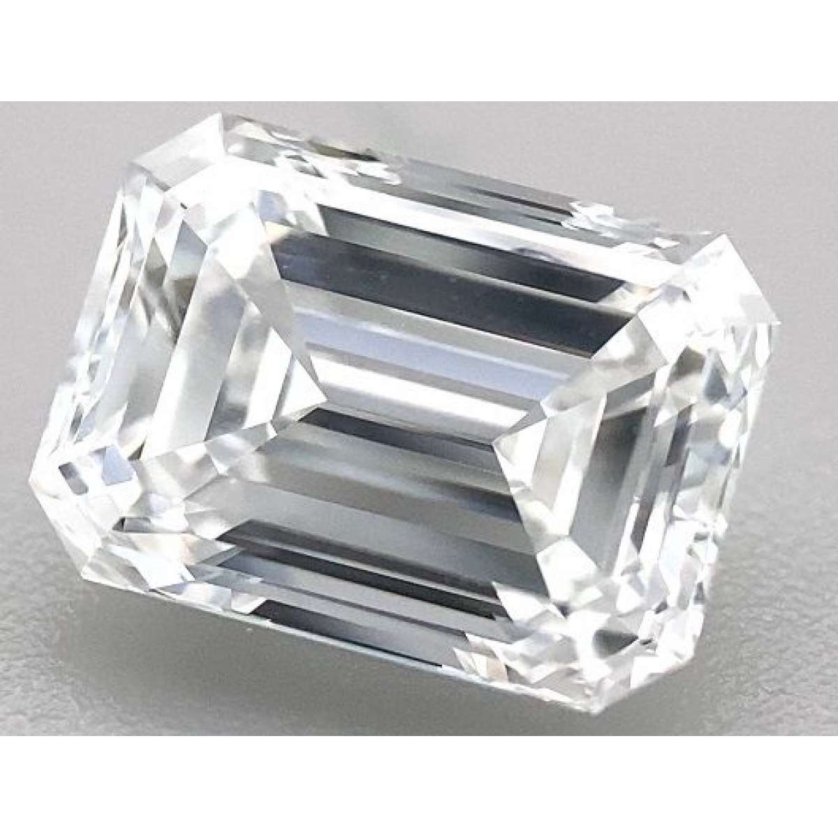 Diamante Certificato GIA Carati 1.7 Colore E Purezza VS1 - EX EX Fluorescenza NON Brown No Green No Milky No EyeClean 100% Diamante Certificato GIA Carati 1.7 Colore E Purezza VS1 - EX EX Fluorescenza NON Brown No Green No Milky No EyeClean 100%