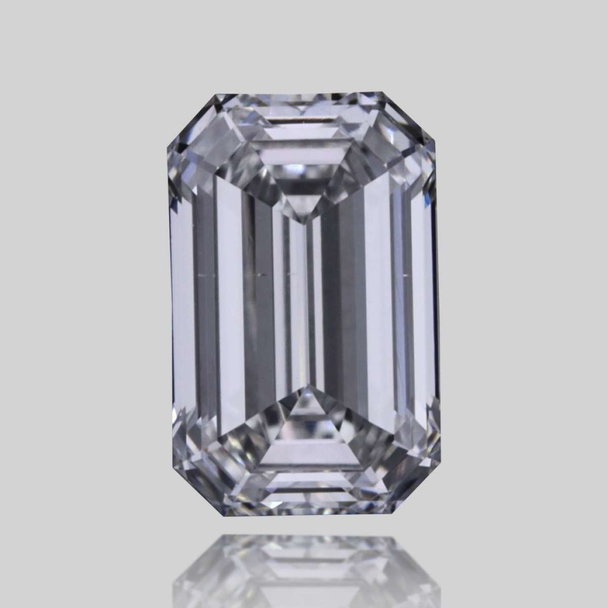Diamante Certificato GIA Carati 0.33 Colore G Purezza VS2  -  VG  VG Fluorescenza NON Brown No Green No Milky No EyeClean 100%