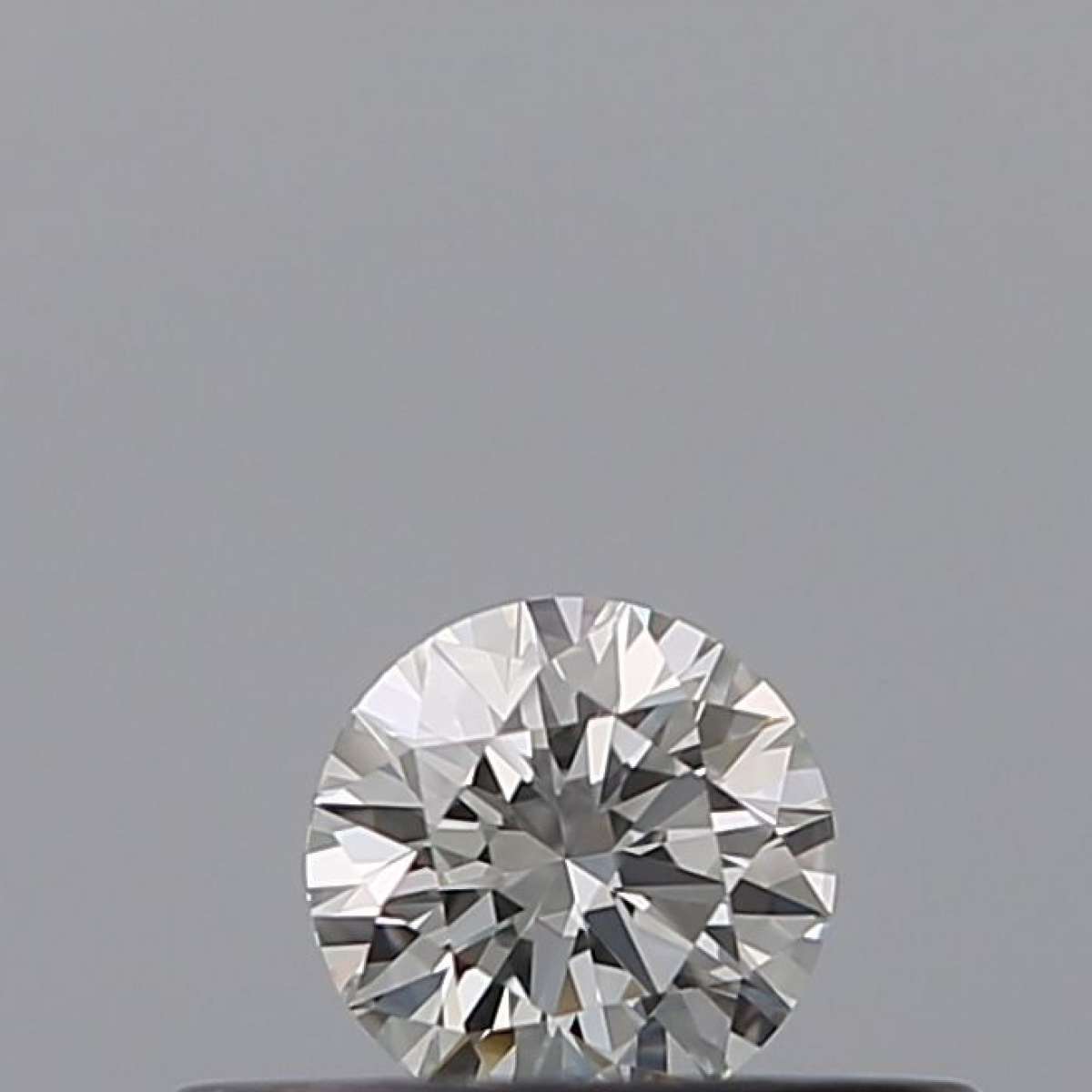 Diamante Certificato GIA Carati 0.18 Colore G Purezza VVS1 EX VG VG Fluorescenza NON Brown No Milky No EyeClean 100% Diamante Certificato GIA Carati 0.18 Colore G Purezza VVS1 EX VG VG Fluorescenza NON Brown No Milky No EyeClean 100%