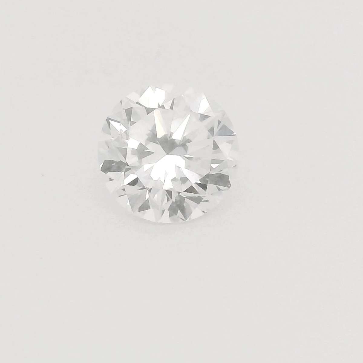 Certified Diamond IGI Carats 0.7 Color E Clarity SI2 VG EX VG Fluorescence NON Brown No Green No Milky No EyeClean 100% Certified Diamond IGI Carats 0.7 Color E Clarity SI2 VG EX VG Fluorescence NON Brown No Green No Milky No EyeClean 100%