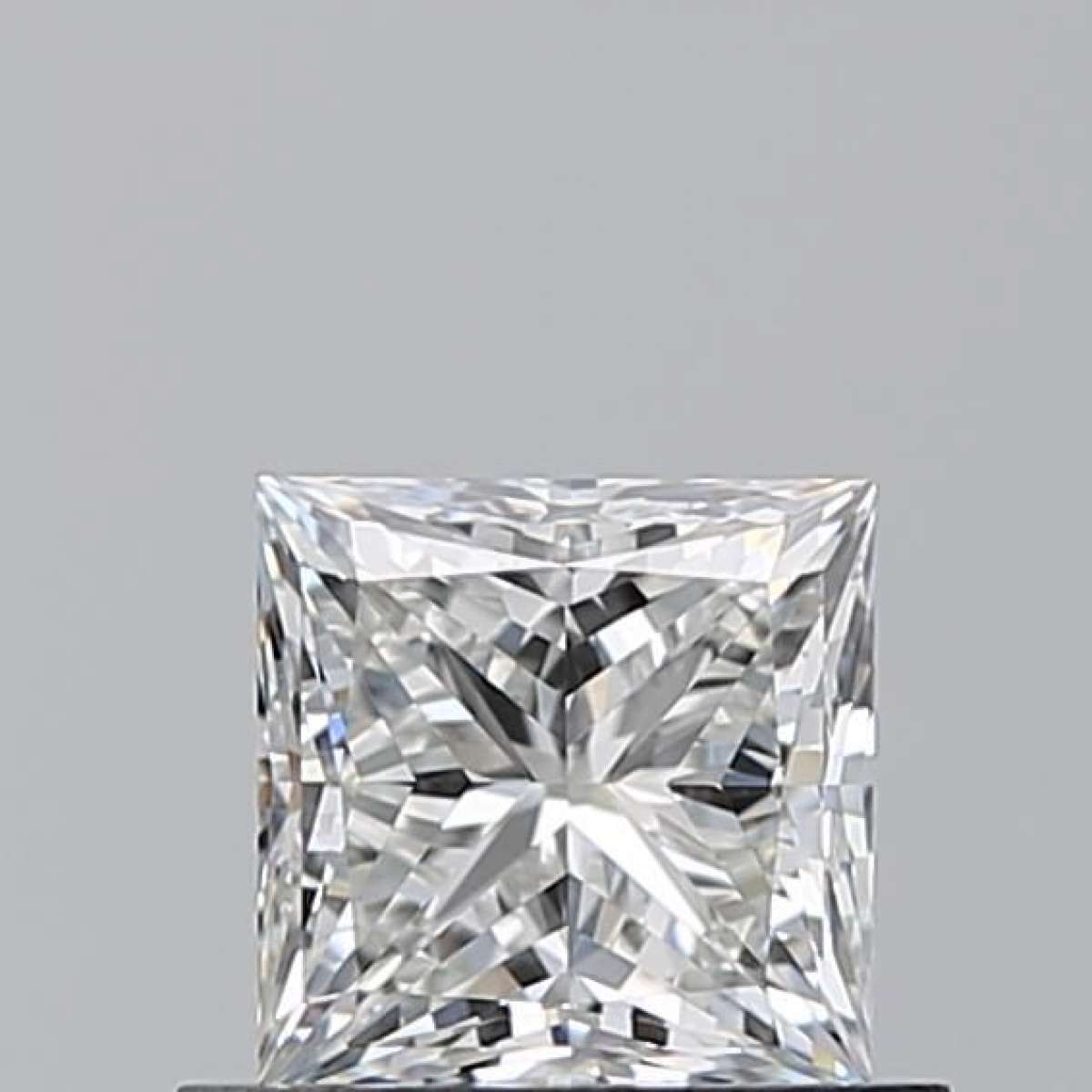 Diamante Certificato GIA Carati 0.7 Colore G Purezza VVS1  -  EX  EX Fluorescenza NON Brown No Milky No EyeClean 100%