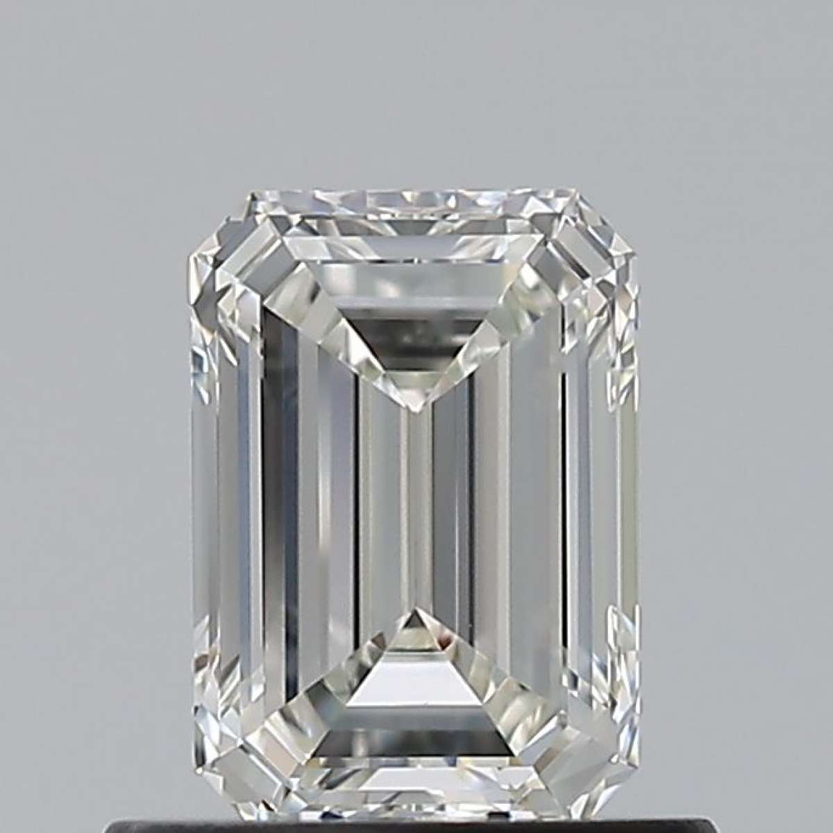 Certified Diamond IGI Carats 0.7 Color H Clarity VVS2  -  EX  VG Fluorescence NON Brown No Green No Milky No EyeClean 100% Certified Diamond IGI Carats 0.7 Color H Clarity VVS2  -  EX  VG Fluorescence NON Brown No Green No Milky No EyeClean 100%