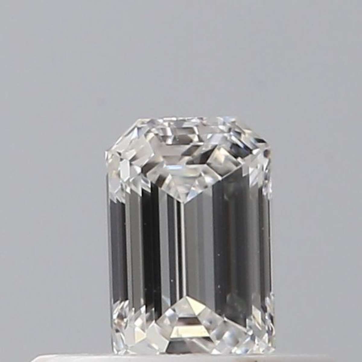 Certified Diamond GIA Carats 0.3 Color E Clarity VS1  -  VG  VG Fluorescence NON Brown No Green No Milky No EyeClean 100%