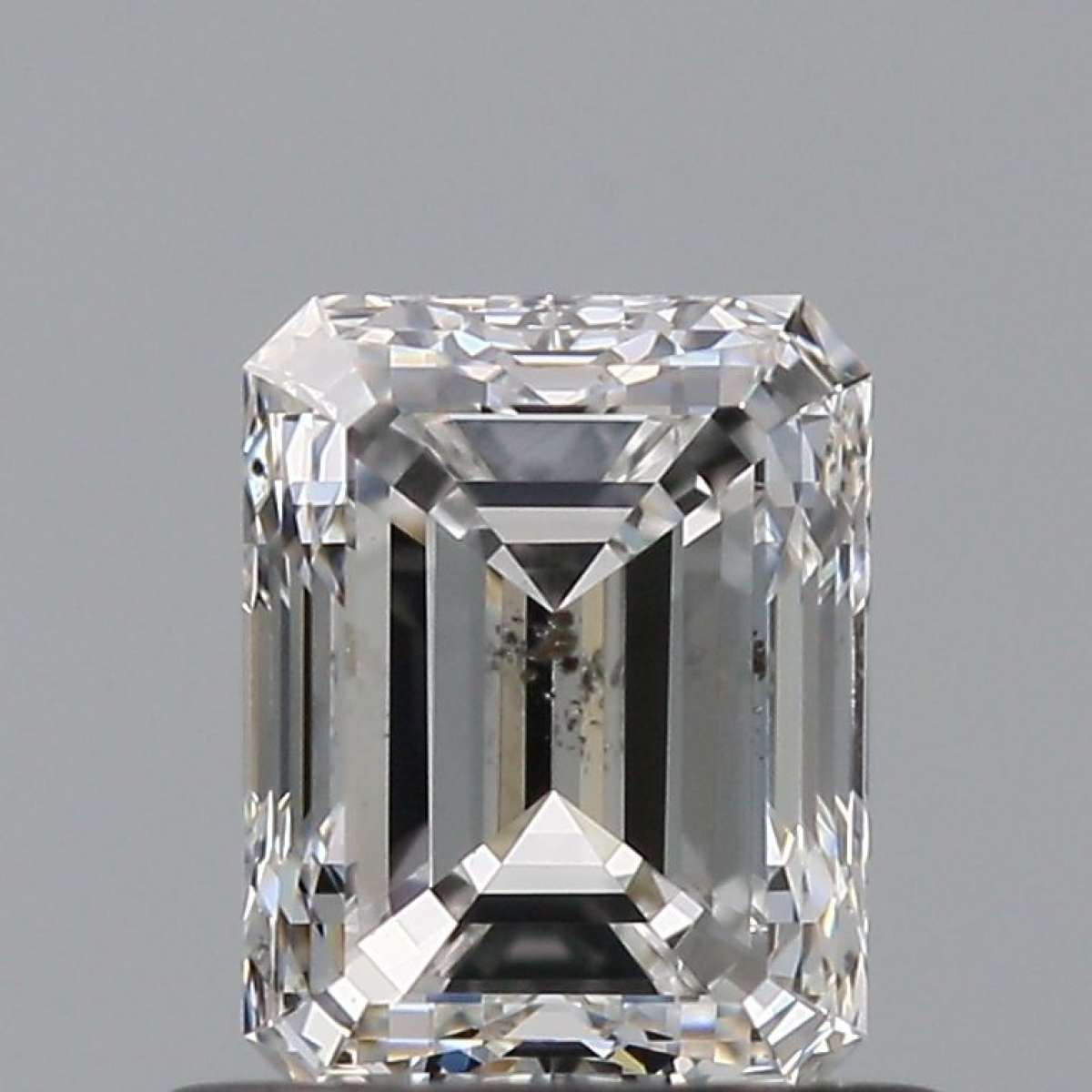 Certified Diamond IGI Carats 0.7 Color E Clarity SI2  -  EX  VG Fluorescence NON Brown No Green No Milky No EyeClean 100%